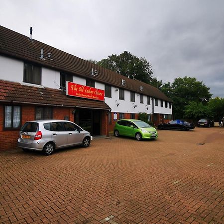 The Oasis Hotel Harlow Eksteriør billede